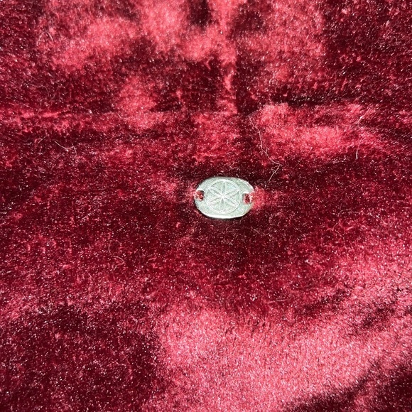 Gaiam Red Velvet Pullover - Picture 6 of 6